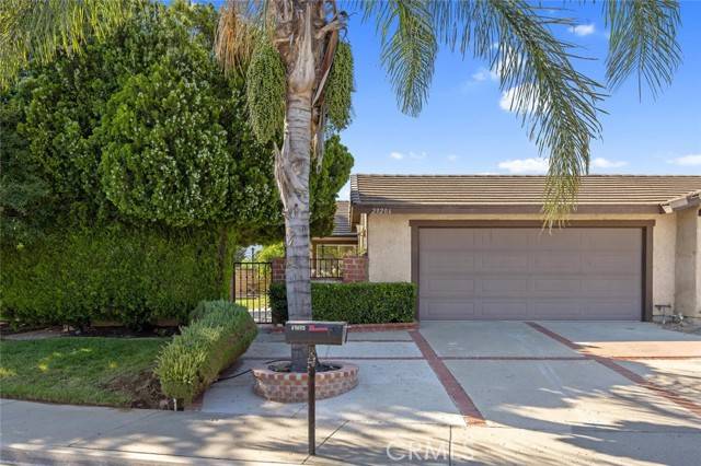 Valencia (santa Clarita), CA 91355,23206 Faisan Court