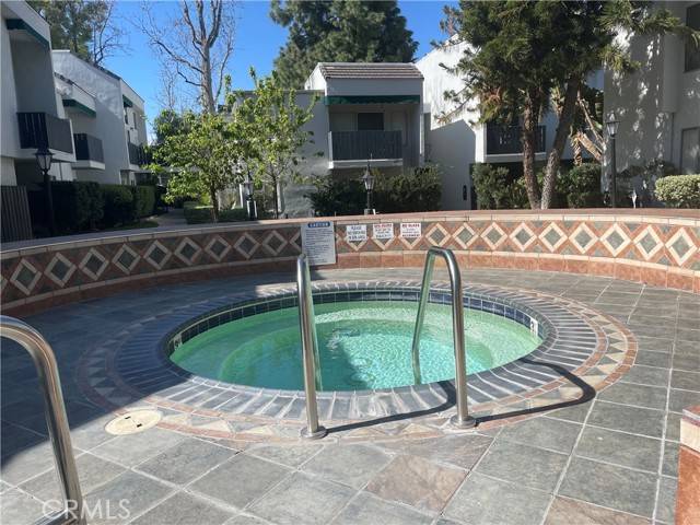 Tarzana (los Angeles), CA 91356,18645 Hatteras Street #182