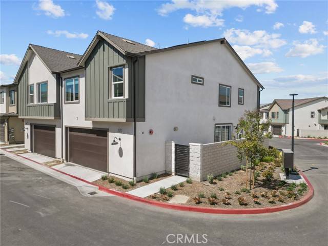 Valencia (santa Clarita), CA 91381,27616 Ensemble Place