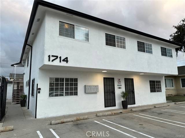 Long Beach, CA 90813,1712 Cherry Avenue