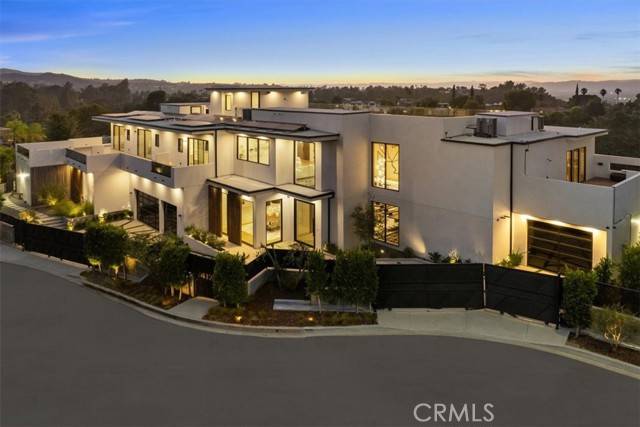 Encino (los Angeles), CA 91436,4125 Royal Crest Place