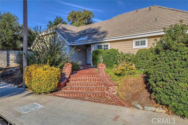 Valencia (santa Clarita), CA 91355,26503 Chiffchaff Court