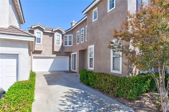 Valencia (santa Clarita), CA 91355,23339 Clearwater Lane