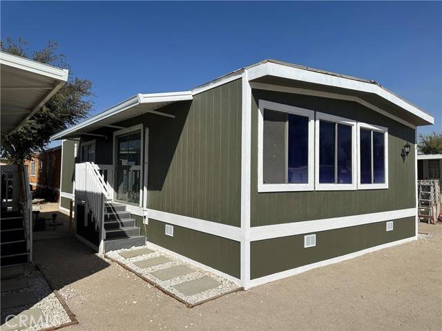 Rosamond, CA 93560,2421 Sierra highway #23