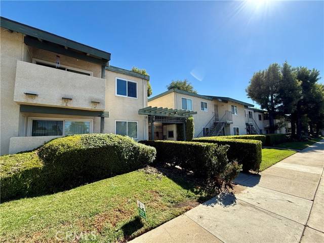 Granada Hills (los Angeles), CA 91344,10636 Woodley Avenue #50