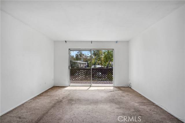 Valencia (santa Clarita), CA 91355,23515 Lyons Avenue #284