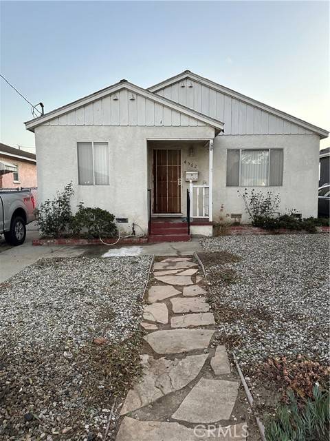 Hawthorne, CA 90250,4562 W 142nd Street