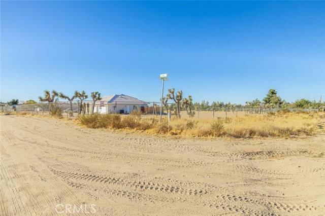 Phelan, CA 92371,6076 Solano Road