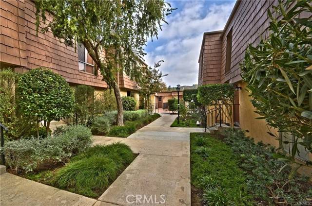 Agoura Hills, CA 91301,27467 Country Glen Road