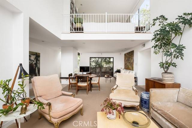 West Hollywood, CA 90046,909 Sierra Bonita #311