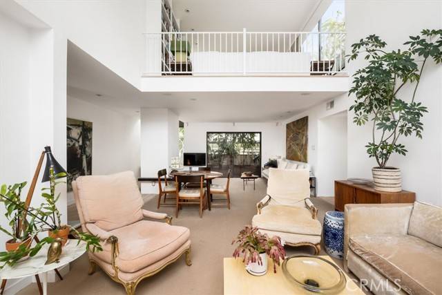 West Hollywood, CA 90046,909 Sierra Bonita #311