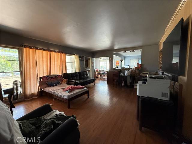 North Hills (los Angeles), CA 91343,9503 Columbus Avenue