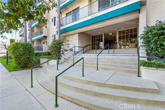 Sherman Oaks, CA 91403,4501 Cedros Avenue #210