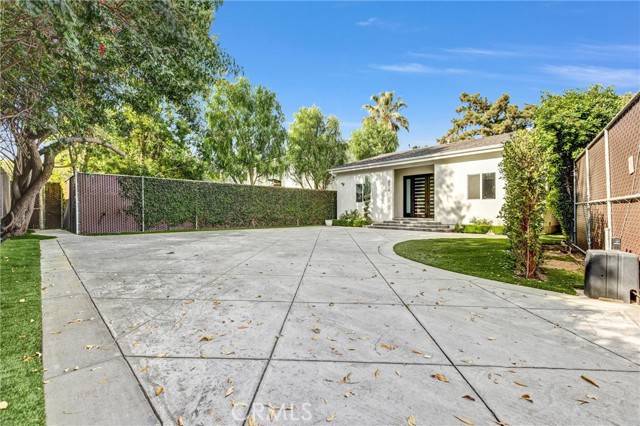 Northridge (los Angeles), CA 91325,8536 Paso Robles Avenue