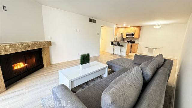 West Hollywood, CA 90069,8530 Holloway Drive #102