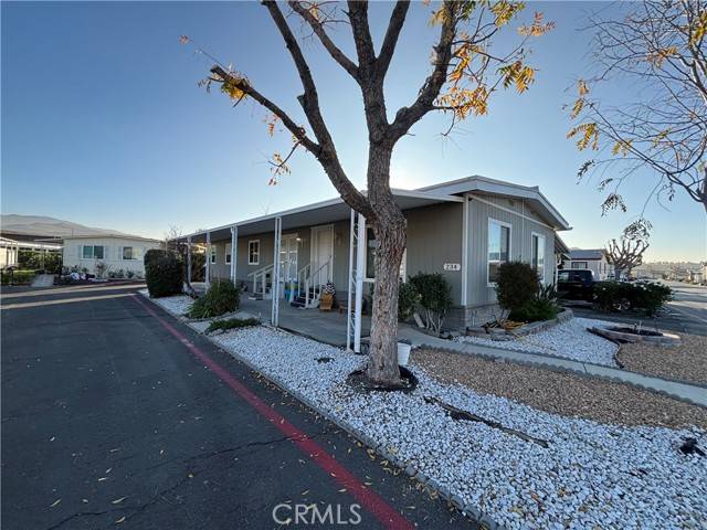 Canyon Country (santa Clarita), CA 91351,27361 Sierra Highway #243