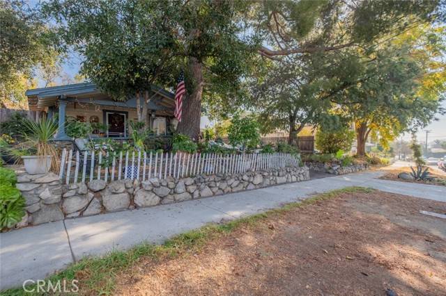 Montrose, CA 91020,2465 Florencita Avenue