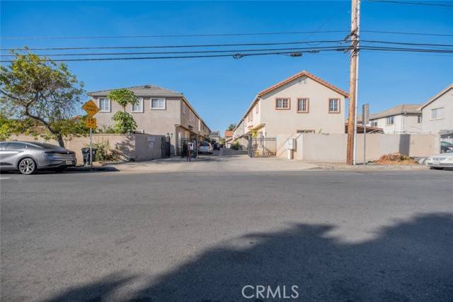 North Hills (los Angeles), CA 91343,9427 Noble Avenue #103