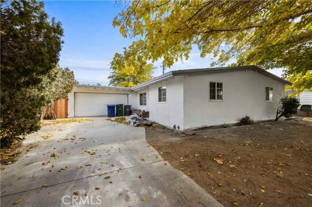 Lancaster, CA 93535,44268 Carolside Avenue