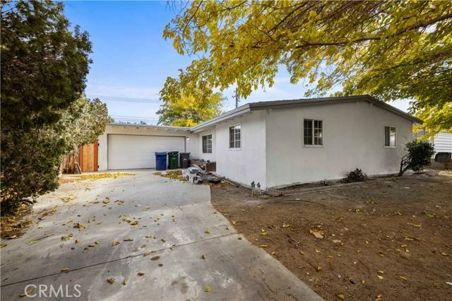 Lancaster, CA 93535,44268 Carolside Avenue