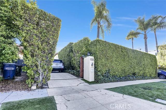 Los Angeles, CA 90046,724 N Spaulding Avenue