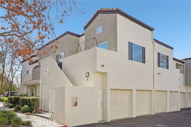 Newhall (santa Clarita), CA 91321,21358 Nandina Lane #201