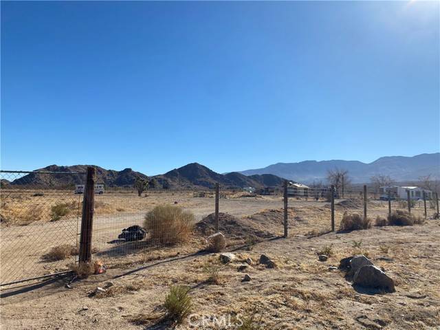 Lucerne Valley, CA 92356,9353 Cody Road