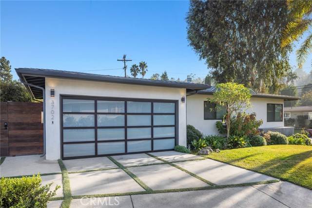 Studio City (los Angeles), CA 91604,3702 Willowcrest Avenue