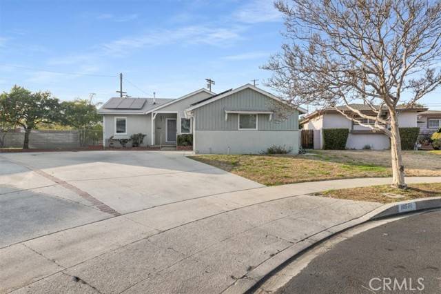 San Fernando, CA 91345,10571 Woodale Avenue