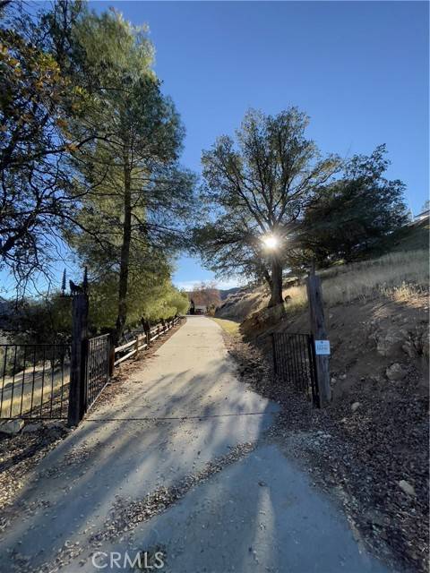 Wofford Heights, CA 93285,401 Oakwood Dr