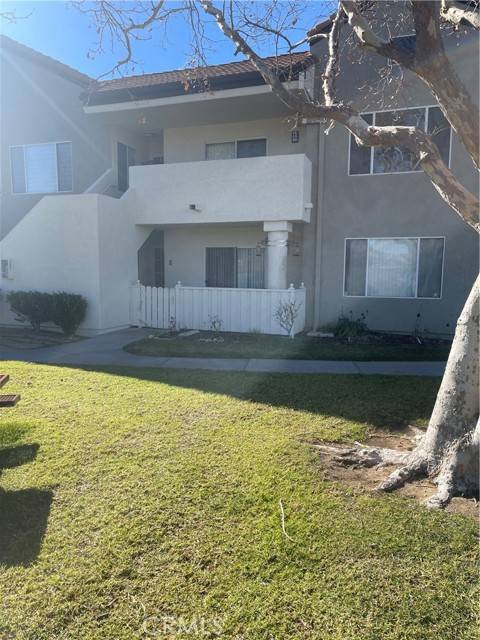 Newhall (santa Clarita), CA 91321,24435 Valle Del Oro #101