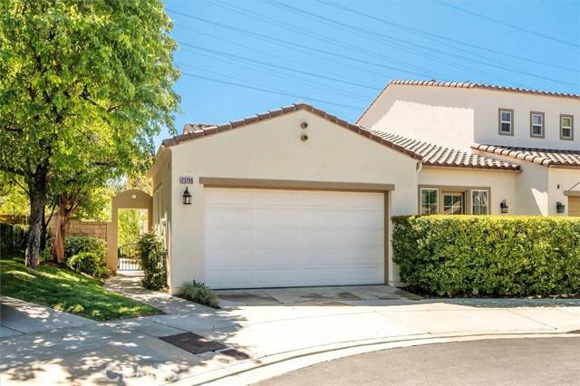 Valencia (santa Clarita), CA 91354,23705 Western Cedar Court