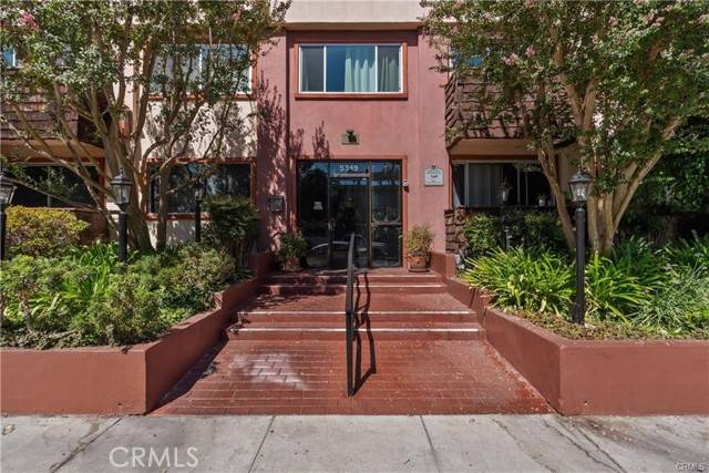 Encino (los Angeles), CA 91316,5349 Newcastle Avenue #18