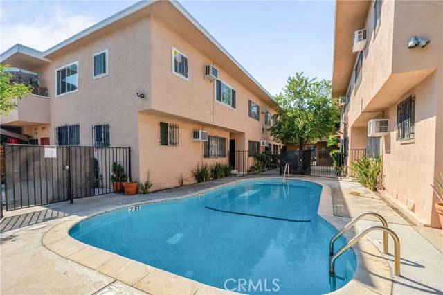 North Hollywood (los Angeles), CA 91605,6850 Morella Avenue #6