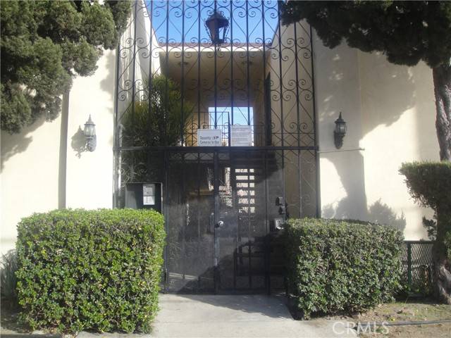 North Hollywood (los Angeles), CA 91605,7826 Laurel Canyon Boulevard #3