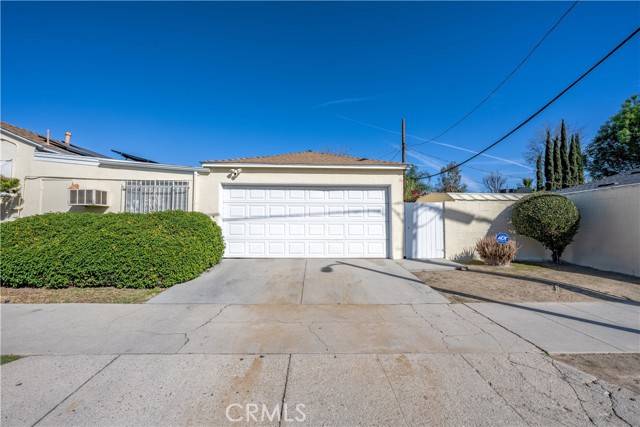 Van Nuys (los Angeles), CA 91406,17654 Welby Way