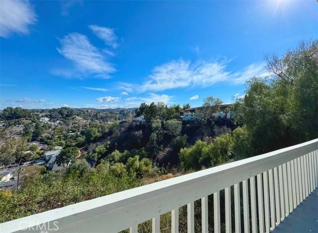 Woodland Hills (los Angeles), CA 91364,22217 Cass Avenue