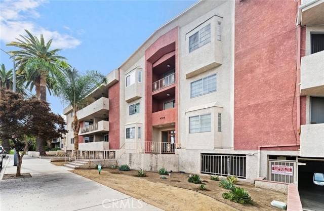 Sherman Oaks, CA 91403,4705 Kester Avenue #209