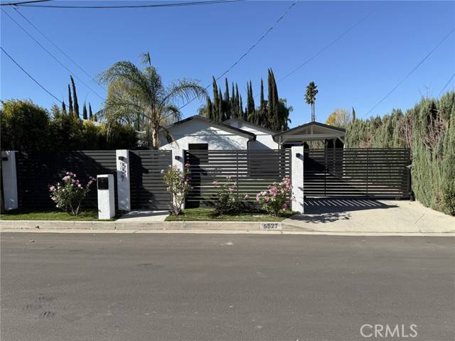 Tarzana (los Angeles), CA 91356,5527 Beckford Avenue