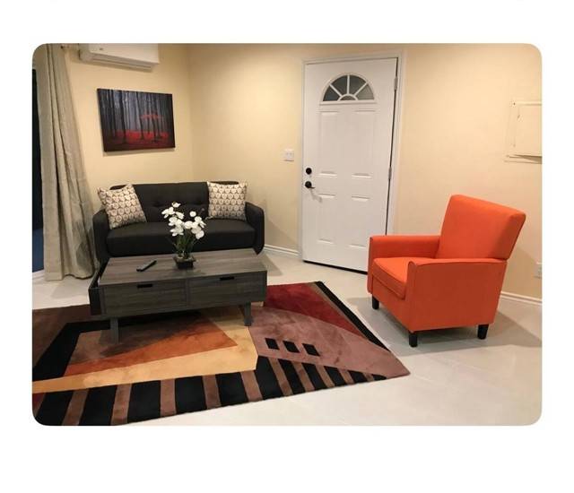 West Hills (los Angeles), CA 91304,9019 Farralone Avenue