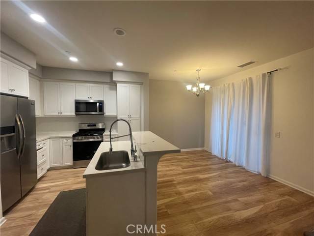Pacoima (los Angeles), CA 91331,10361 Diamond Way