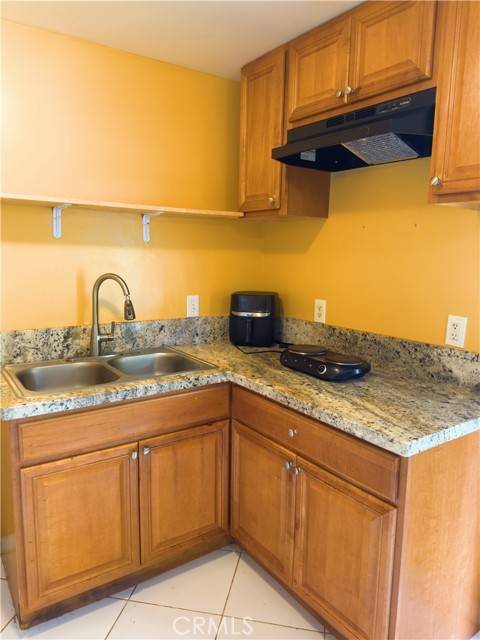 Woodland Hills (los Angeles), CA 91367,20744 Exhibit Court
