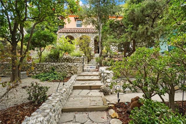 Studio City (los Angeles), CA 91604,11022 Fruitland Drive