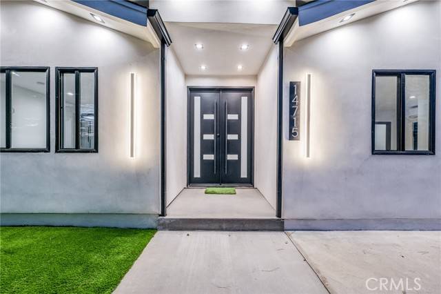 Van Nuys (los Angeles), CA 91405,14715 Archwood Street