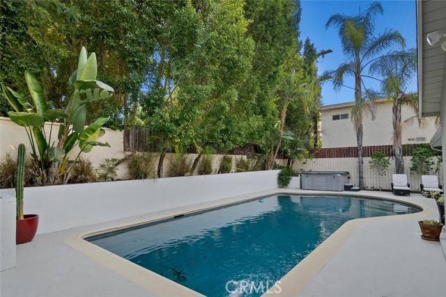 Sherman Oaks, CA 91423,4816 Atoll Avenue