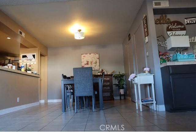 Canoga Park (los Angeles), CA 91304,8341 De Soto Avenue #10