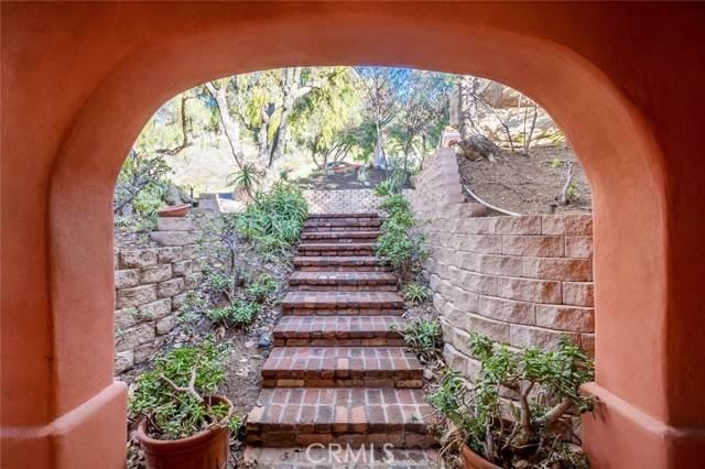 Malibu, CA 90265,135 Loma Metisse Road