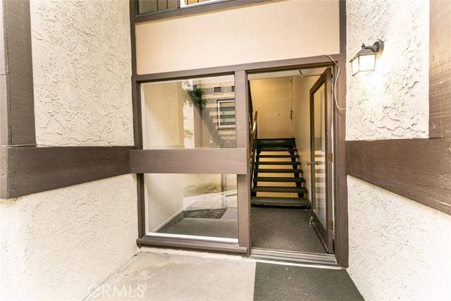 Newhall (santa Clarita), CA 91321,24837 Apple Street #B