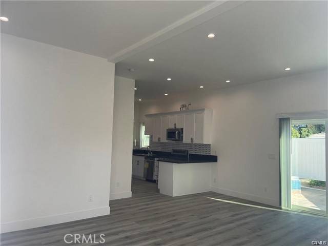 Northridge (los Angeles), CA 91325,8458 Canby Avenue