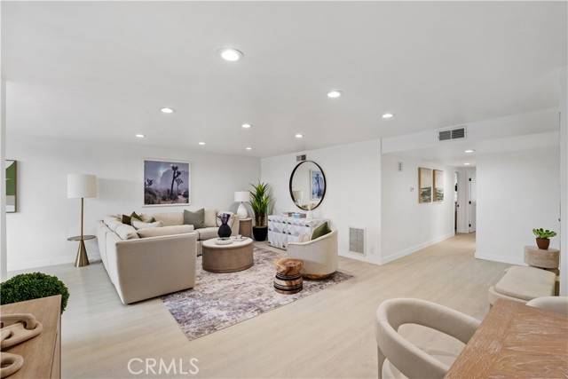 Encino (los Angeles), CA 91316,5301 Balboa Boulevard #M4